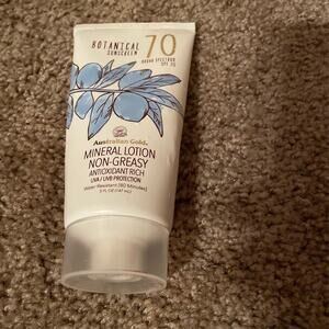 Botanical Sunscreen 70 SPF READ!!!